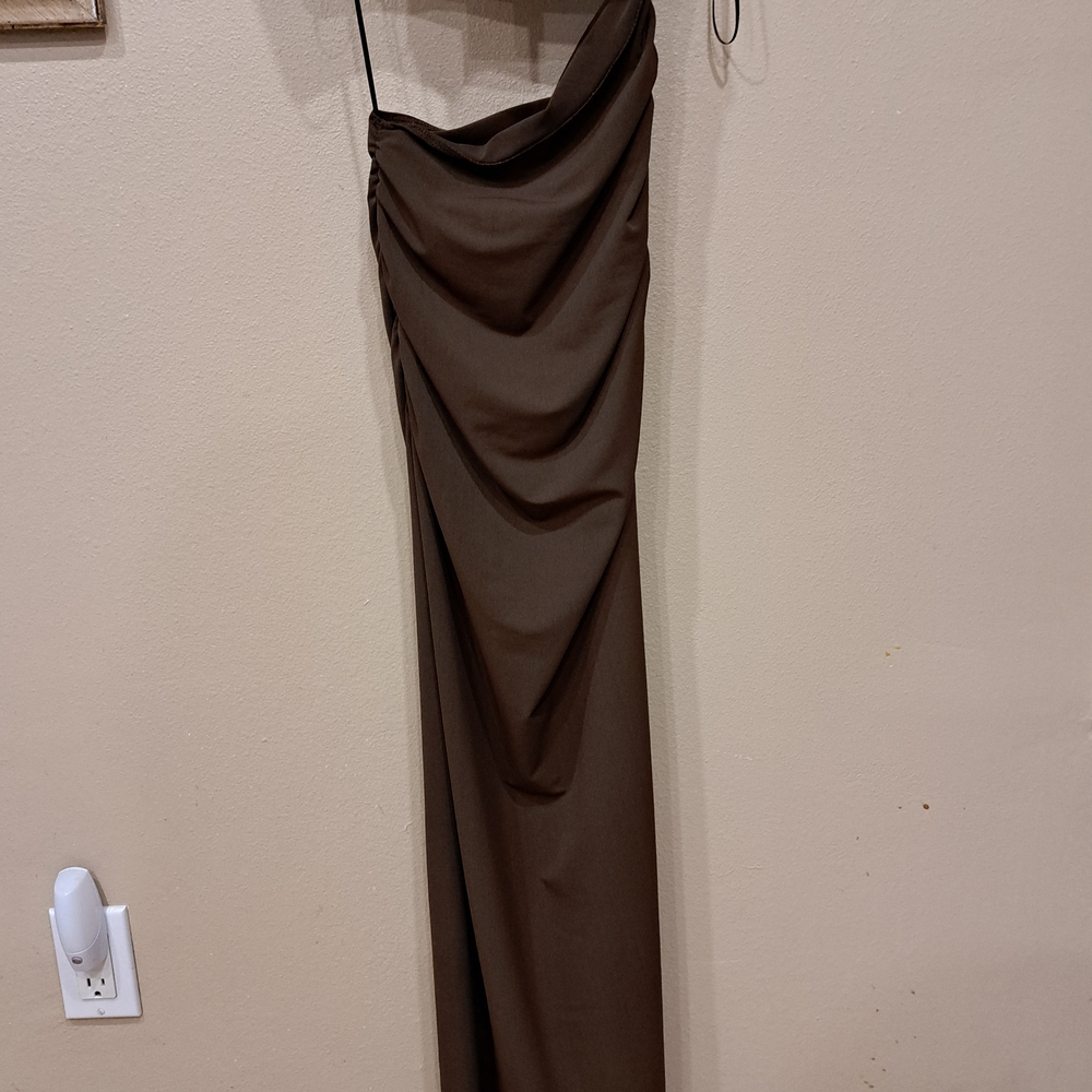 Elegant Brown Ruched Dress - Picture 4 of 4